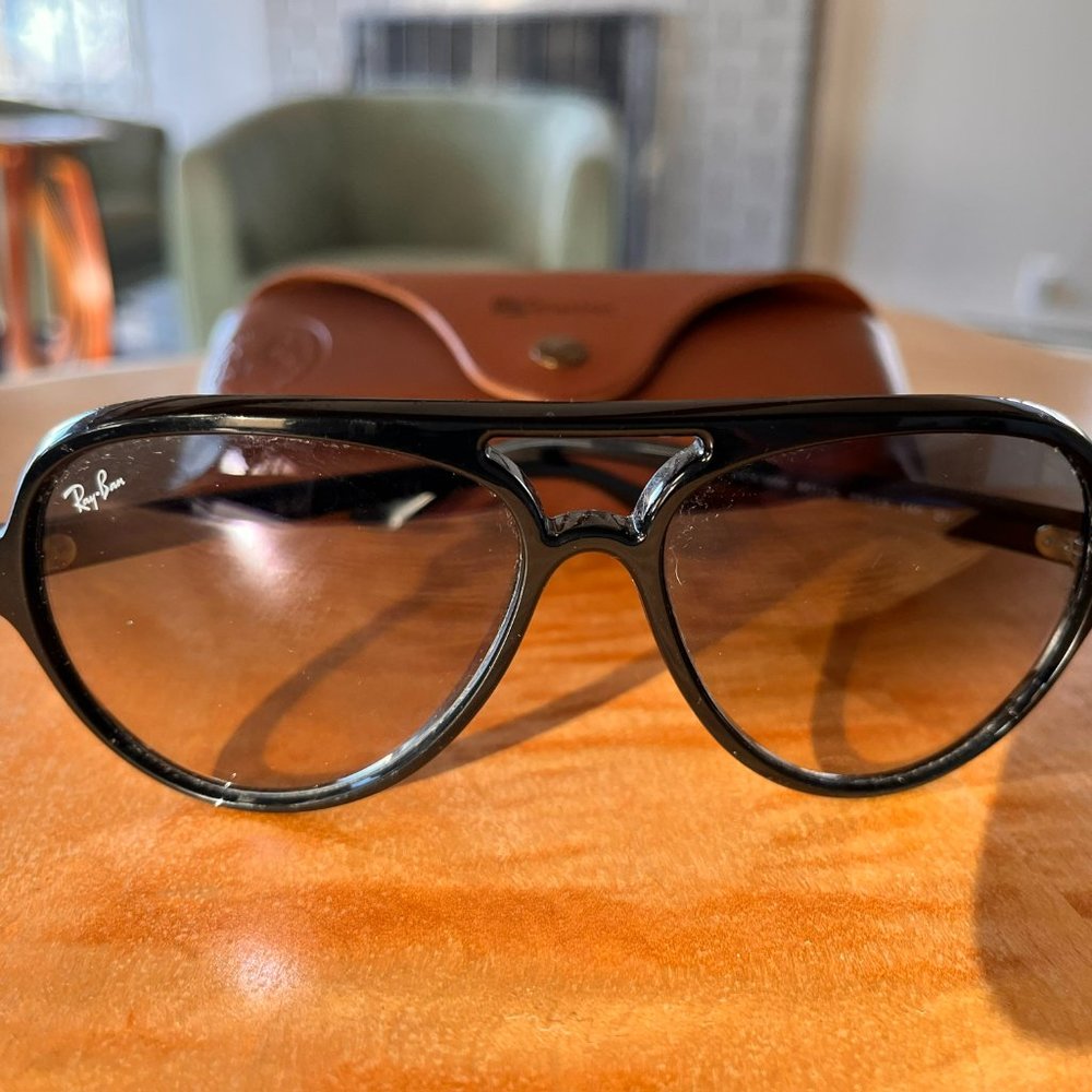 Ray-Ban (RB4125 601/3F 59-13) CATS 5000 CLASSIC Sunglasses - Black/ Light...